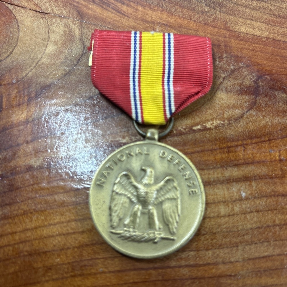 Military National Defense Medal And Ribbon‎ EUC